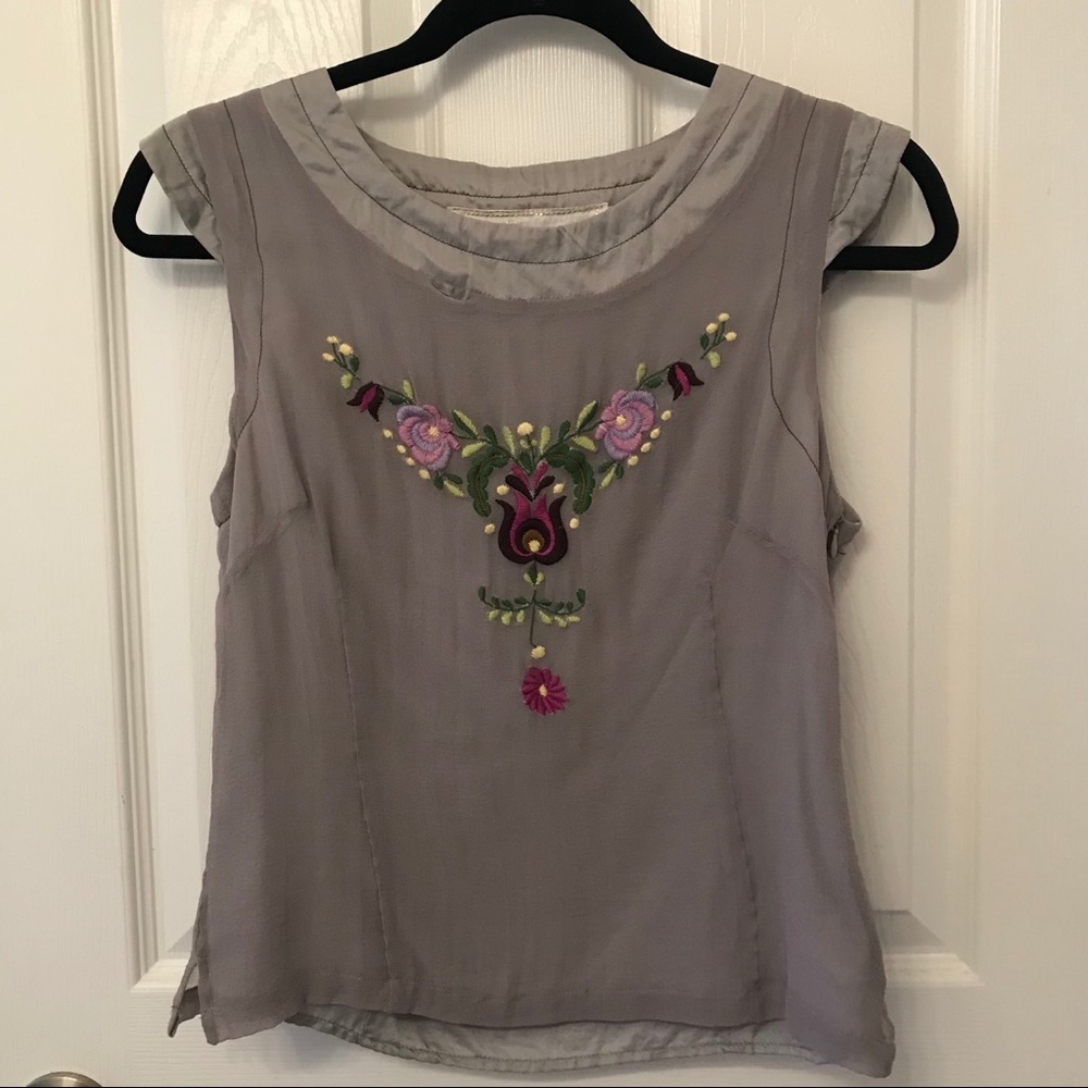 Sleeveless Pleated Embroidered Top main image 1
